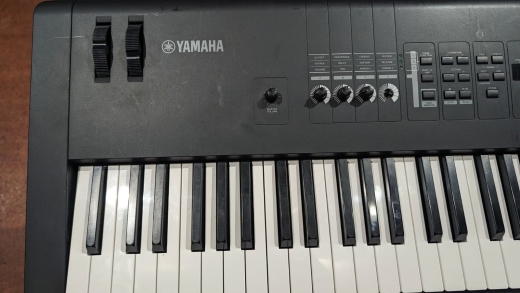 Yamaha MX88 BK 2